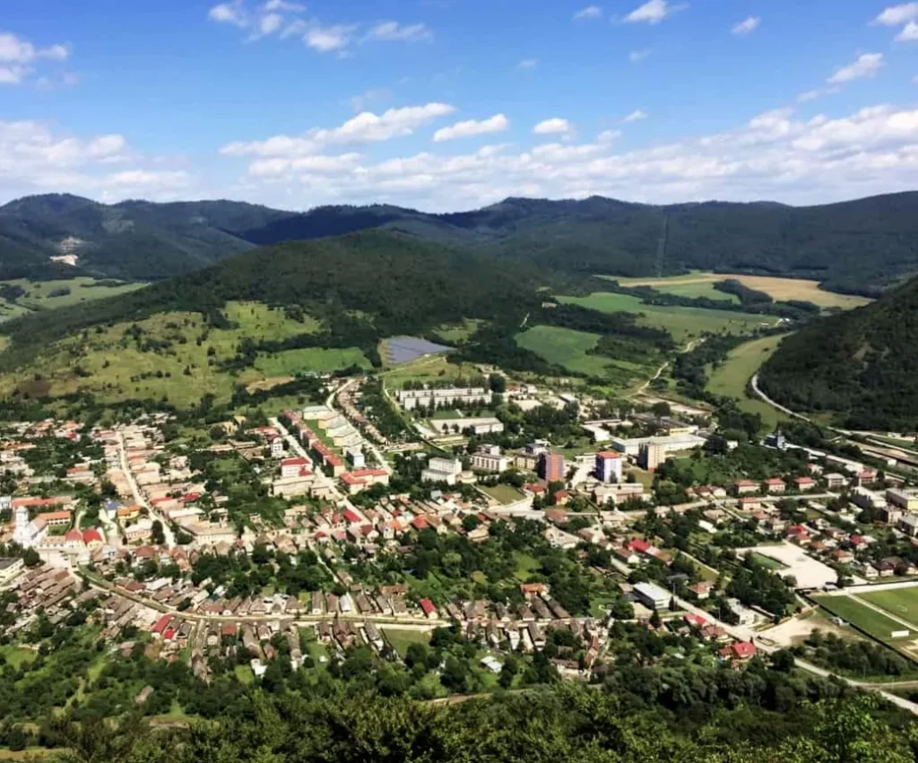 Jelšava  – Spoluvlastnícke podiely na pozemkoch pri intraviláne